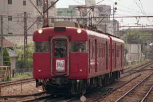 喜多山駅3番線に入線