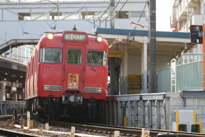 大森・金城学院前駅停車中