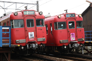 はんだ山車まつり系統板との並び