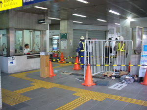 大森・金城学院前駅の改札口