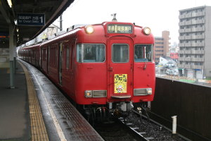 マークが取り付けられた6000系