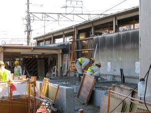 三郷駅新改札口建設工事