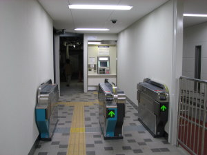 2台設置された自動改札機