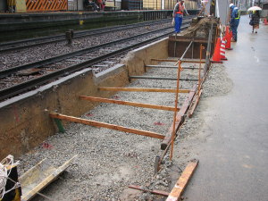 下り駅舎基礎?