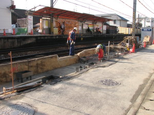 瓢箪山下り駅舎建設現場