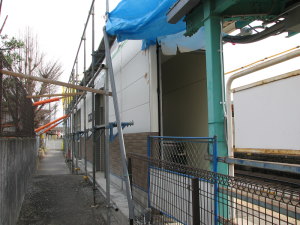 瀬戸市役所前駅下り駅舎