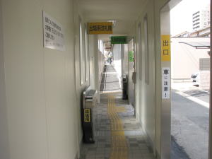 下り駅舎改札口