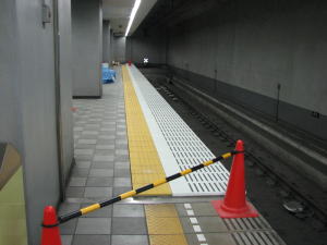 ホーム嵩上げ工事
