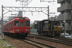 6750系との並び