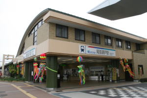 装飾された尾張瀬戸駅