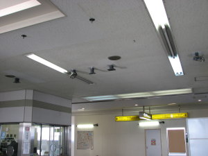 改札口天井の台座