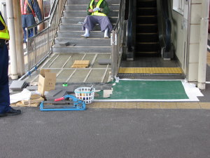 工事中の階段