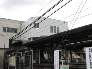 エレベーター用改札部の外観