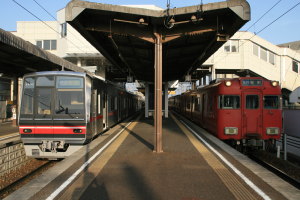 尾張旭で6650系と並ぶ