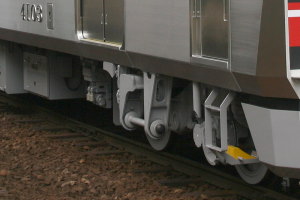 先頭車ステップ付近