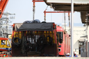 トレーラーに載せる