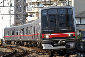 参加者を乗せた4002F