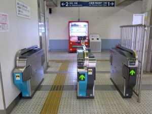 森下駅改札口