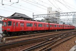 尾張瀬戸駅留置線に引き上げた試運転列車