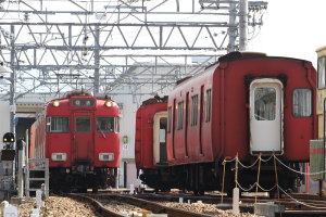 6650系との並び
