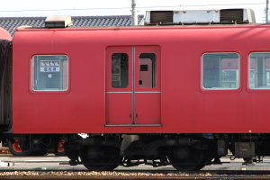 側ドアの窓は撤去