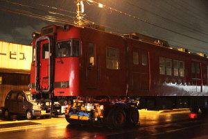 幌付きの顔