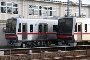 明日に備えて外に留置された4012F