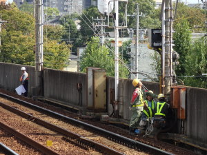危急知らせ灯の整備中