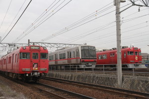 はだか祭系統板編成と並ぶ
