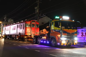 瀬戸街道で休むモ6701