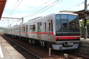 一部の機器や車体が綺麗になった4005F