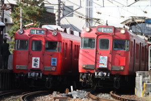 青色準急板とどうだん亭の並び