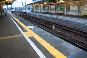 水野駅の上りホーム
