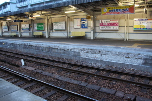 水野駅の下りホーム