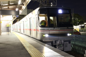 夜の試運転に出発
