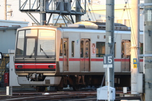 台車の取り外し作業が行われる
