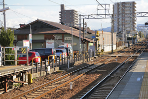 三郷駅構内