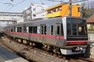 新ステッカーが貼られた4003F