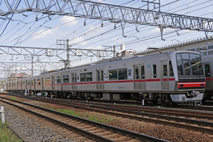 広告が貼られた4009F
