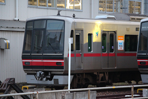 広告が貼られた4008F