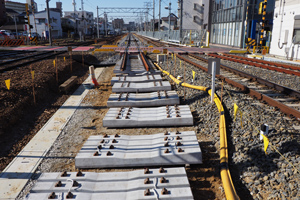 喜多山駅構内踏切付近