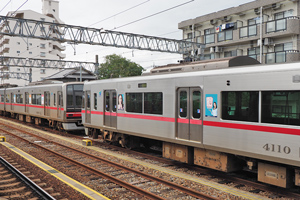 留置線には2本の列車が留置