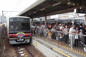 尾張瀬戸駅ホーム