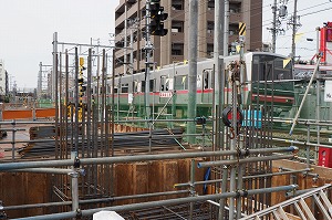 橋脚建設中