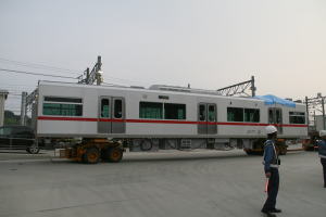 モ4051