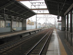 森下駅ホーム尾張瀬戸方