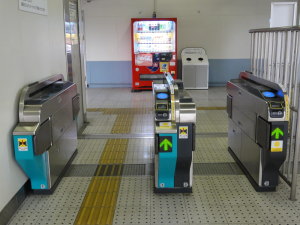 森下駅改札口